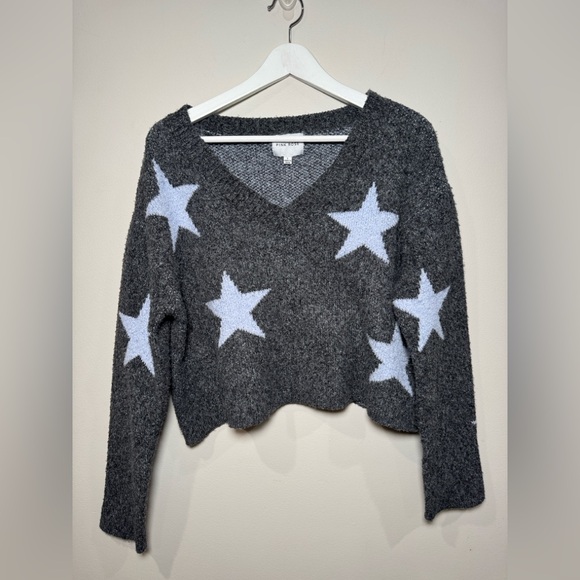Pink Rose Sweaters - Pink Rose Gray Star Print Cropped Sweater Size Large